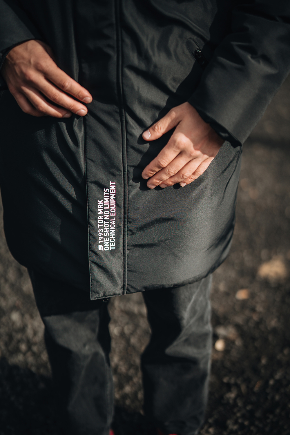 Casaco / Parka Comprida CREW Preta SHOT 