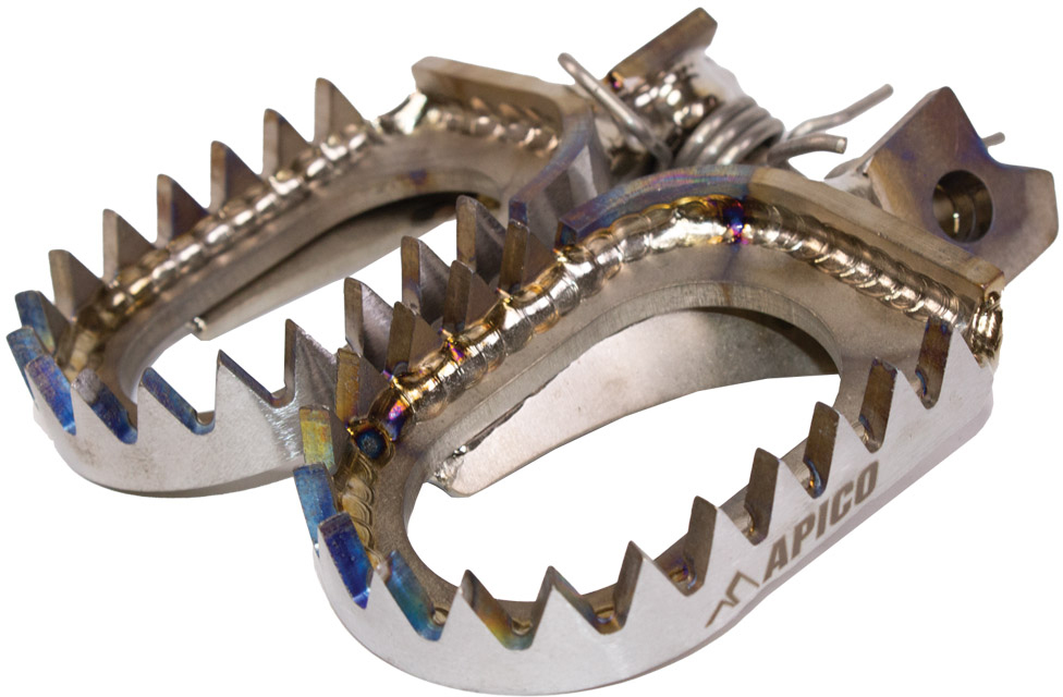 FOOT PEG TITANIUM OPEN DESIGN SUZUKI RM-Z250 10-25, RM-Z450 10 & 12-25 APICO 
